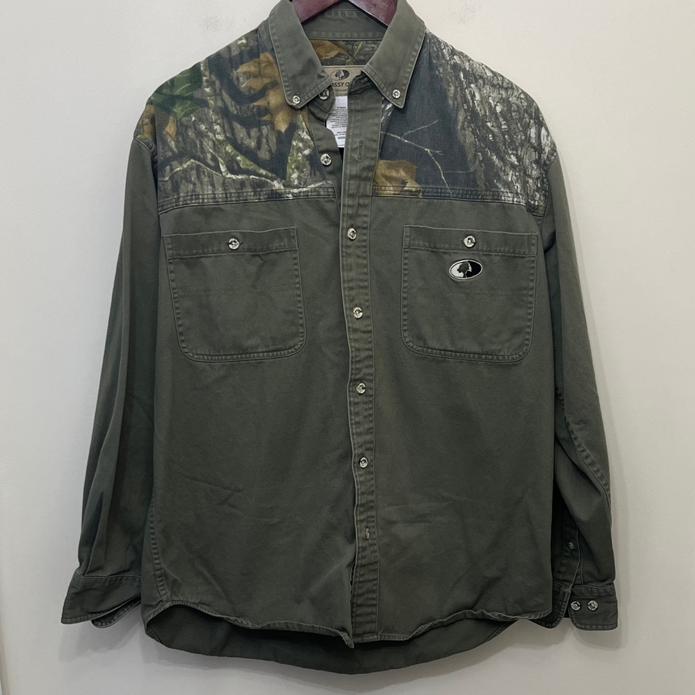 Mossy Oak Men's Long Sleeve Button Down Shirt Size Medium
